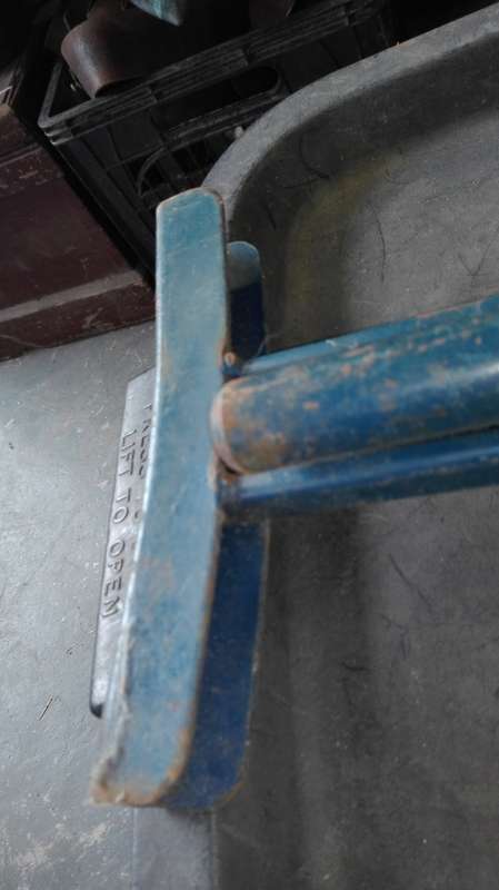vintage car jack, with handle, 53cm high, as per photos