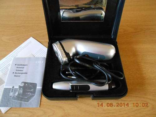 men's shaving battery razor and nose hair trimmer, in box, as per photo