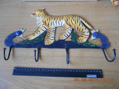 Tiger coat rack made out of metal, painted, very attractive, as  per photo