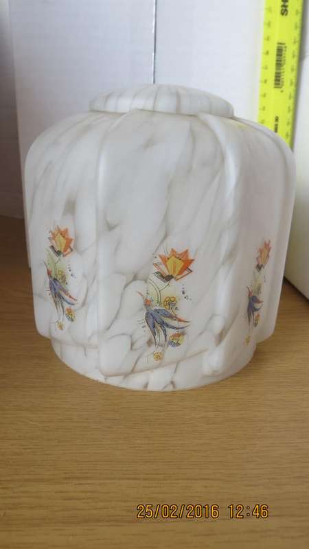 very attractive glass lamp shade, as per photo