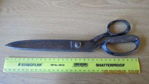 antique scissors heavy duty, in scripted Wiss Finland, as per photo