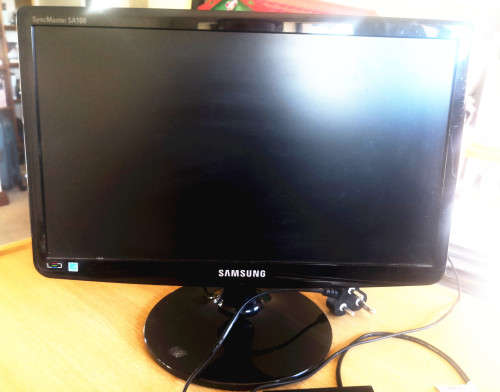 Samsung 19" LED Monitor (S19A100N)