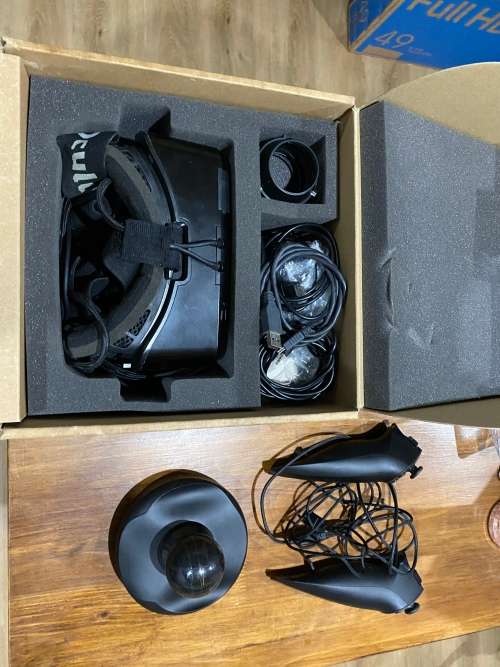 Oculus Development 2 Vr Set With Controllers