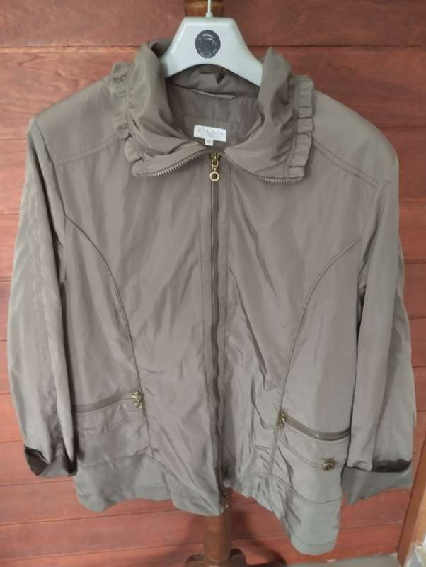 Women`s Sports Jacket (Lightweight)