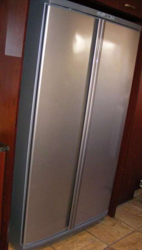 DEFY  640L  Double Door Fridge/Freezer Combo