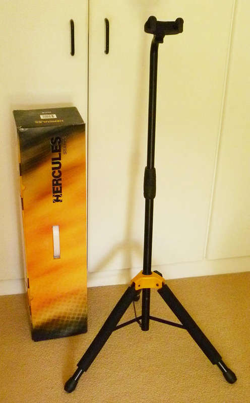 Hercules GS414B Single Auto-Grab Guitar Stand - In great condition and in original box!