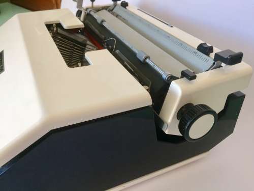 Typewriter, Underwood 450, MINT Condition