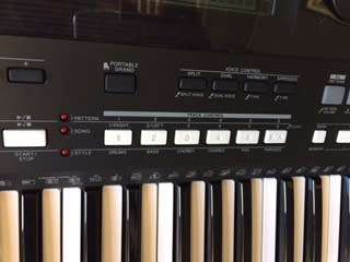 Yamaha PSR-E433 Digital Keyboard