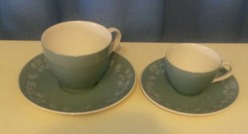 ROYAL DOULTON QUEENSLACE  (D6447)  75 pieces tea and dinner set