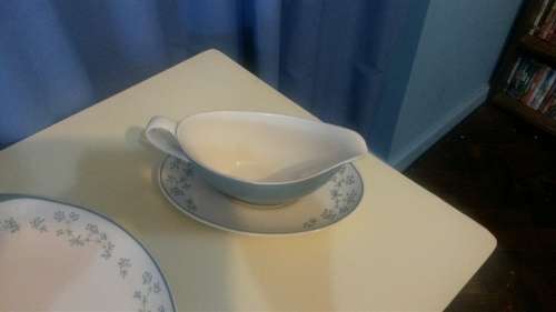 ROYAL DOULTON QUEENSLACE  (D6447)  75 pieces tea and dinner set