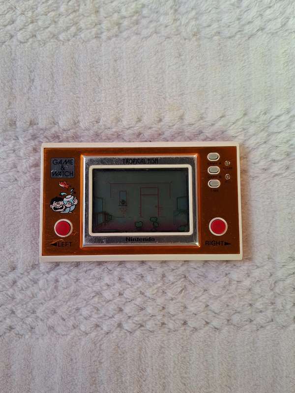 Nintendo Tropical Fish Game and Watch 1985