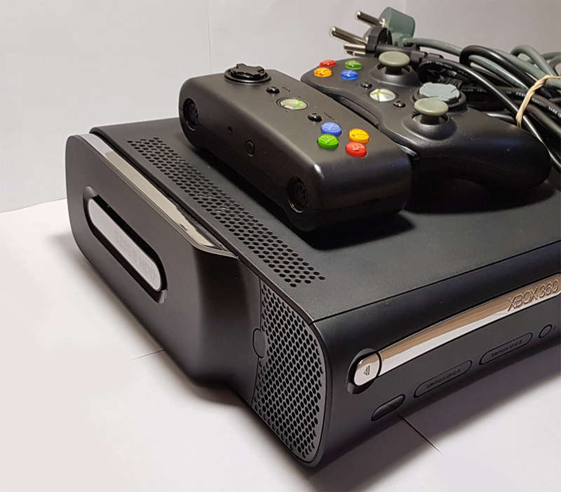 Microsoft Xbox 360 Elite 120GB Console + 1 Controller + 1 Remote + 6 games -All In Perfect Condition