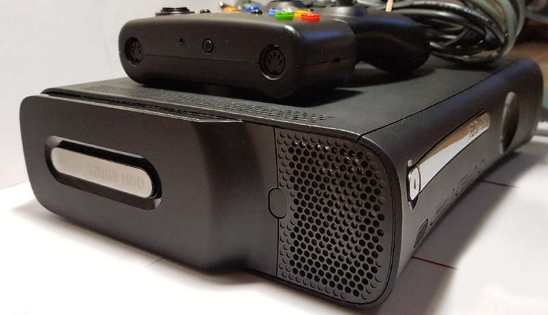 Microsoft Xbox 360 Elite 120GB Console + 1 Controller + 1 Remote + 6 games -All In Perfect Condition