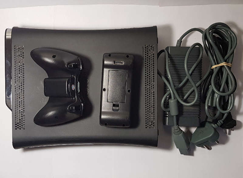 Microsoft Xbox 360 Elite 120GB Console + 1 Controller + 1 Remote + 6 games -All In Perfect Condition