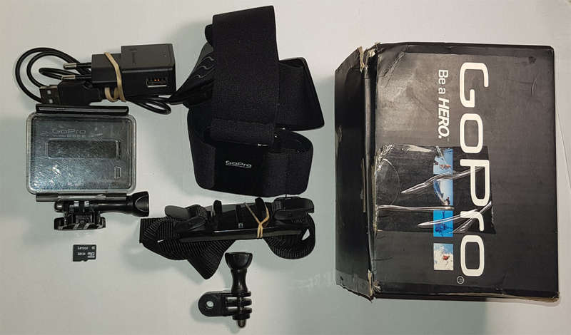 GoPro HERO Model CHDHA-301(2015)- with 32GB MicroSD card included accessories, USB Cable and Charger