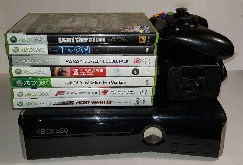 Microsoft Xbox 360 S 250GB Console + 10 games + Kinect Sensor + 1 Controller - in VeryGood Condition