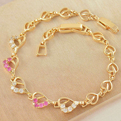 ** Elegant Gorgeous Heart Bracelet!! **