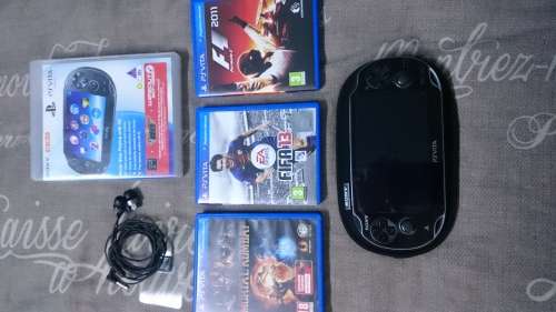 PS Vita Console, 2 Memory Cards, 10 Plus games