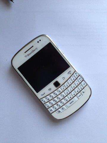 Blackberry Bold 9900 Touch White