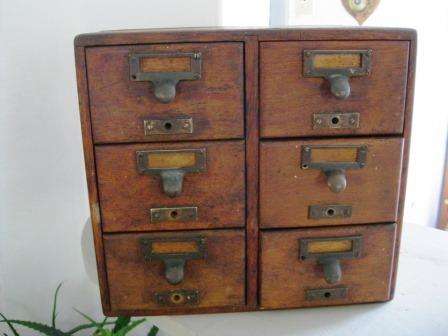 VINTAGE WOODEN LIBRARY CARD CATALOG 6 DRAWER CABINET/APOTHECARY