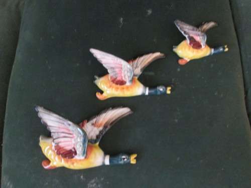 1950/60S SET OF THREE FLYING WALL POCKETS DUCKS