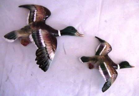 VINTAGE SET OF TWO FINE CERAMIC FLYING DUCKS WALL PLAQUES