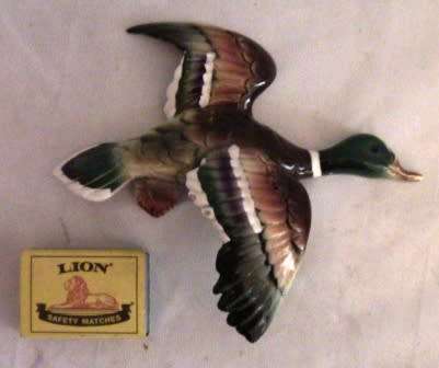 VINTAGE SET OF TWO FINE CERAMIC FLYING DUCKS WALL PLAQUES