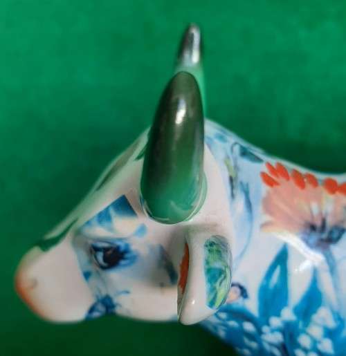 cow parade figurine