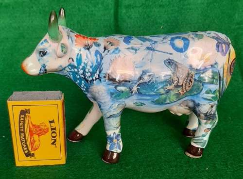 cow parade figurine