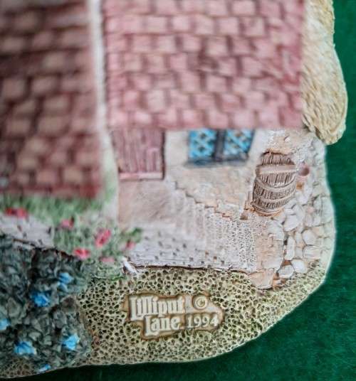 LILLIPUT LANE HOUSE FIGURINE WATERSIDE MILL