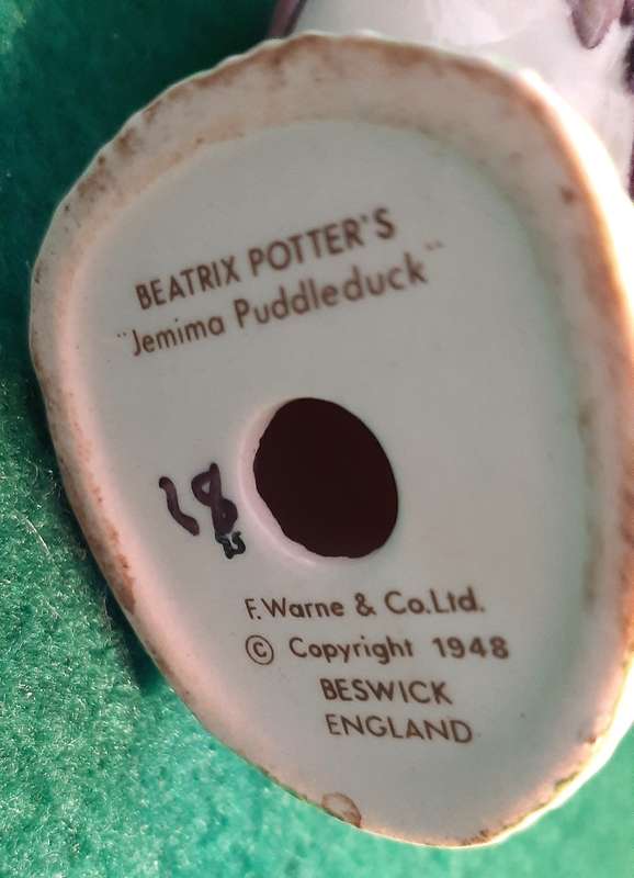 BEATRIX POTTTER BESWICK JEMIMA PUDDLE DUCK FIGURINE