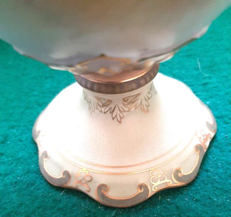 ANTIQUE CROWN DEVON STOKE ON TRENT VASE