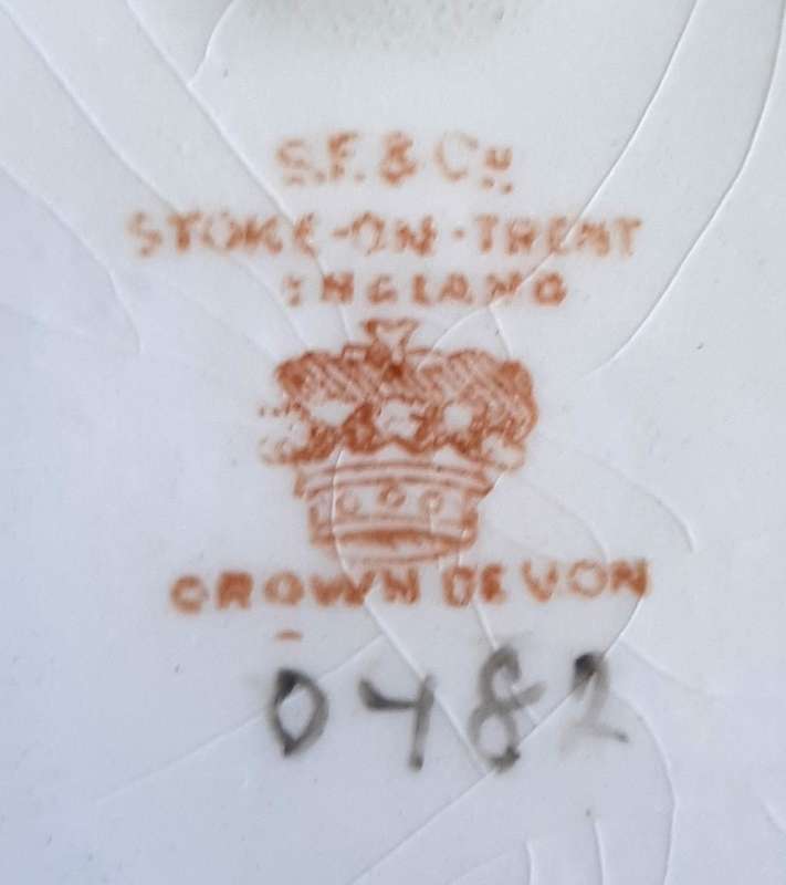 ANTIQUE CROWN DEVON STOKE ON TRENT VASE