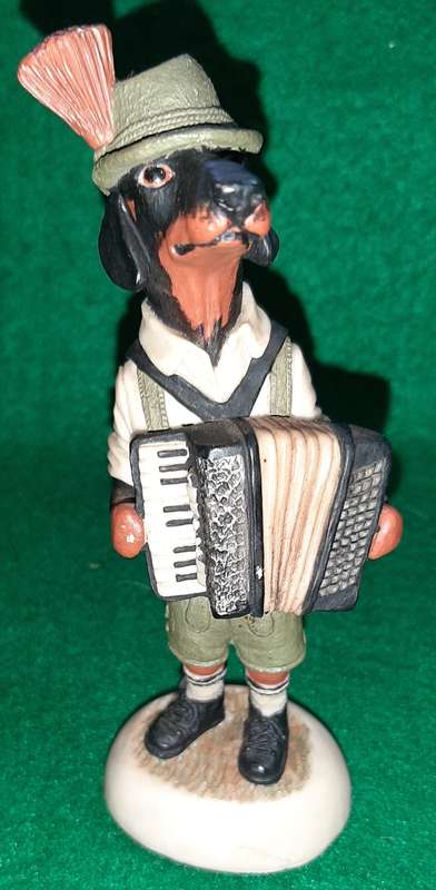 ROBERT HARROP DESIGN DACHSHUND DOGGIE ACORDIAN PLAYER