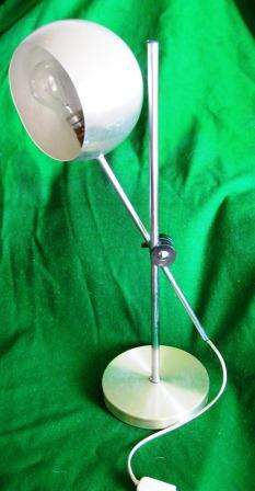 MID CENTURY DESIGN 1960S BALL DESK/TABLE LAMP IN VERY GOOD VINTAGE AND WORKING CONDITION