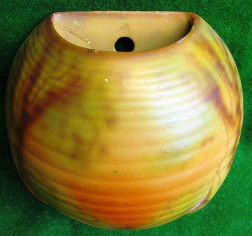 ART DECO EARLY 1930S "SYLVAC" WALL POCKET IN VERY GOOD VINTAGE CONDITION