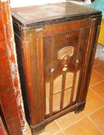 Art Deco 'His Masters Voice' valve radio / record player