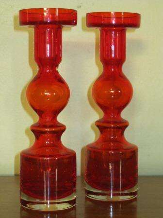Pair of retro Pompadour vases designed by Nanny Still in 1968 for Riihimaen Lasi Finland