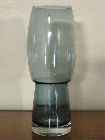 Retro 1960s Riihimaen Lasi vase made in Finland designed by Tamara Aladin