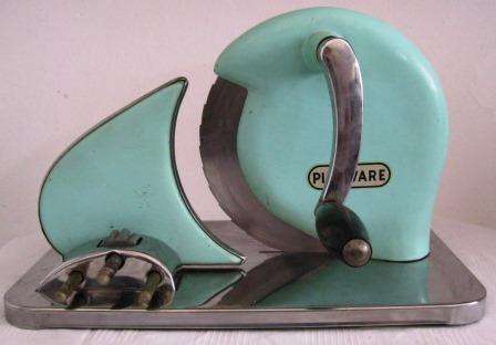 VINTAGE PINEWARE BREAD/MEAT SLICER