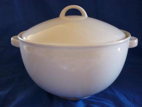 Arzberg SoupTureen,; could also be used as Vegatable Server...Lovely ....Germany........