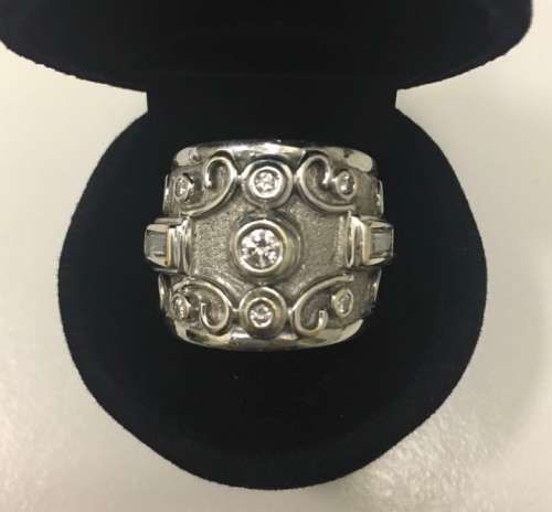 9ct Gold and Diamond ring