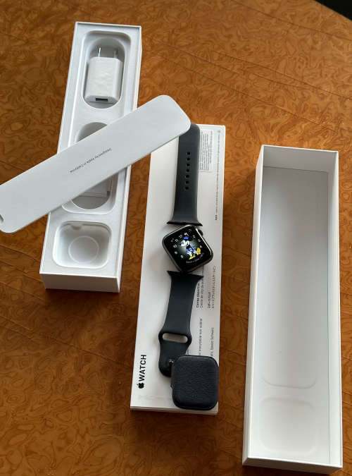 Apple Watch Series 5 - Space Gray - 44mm