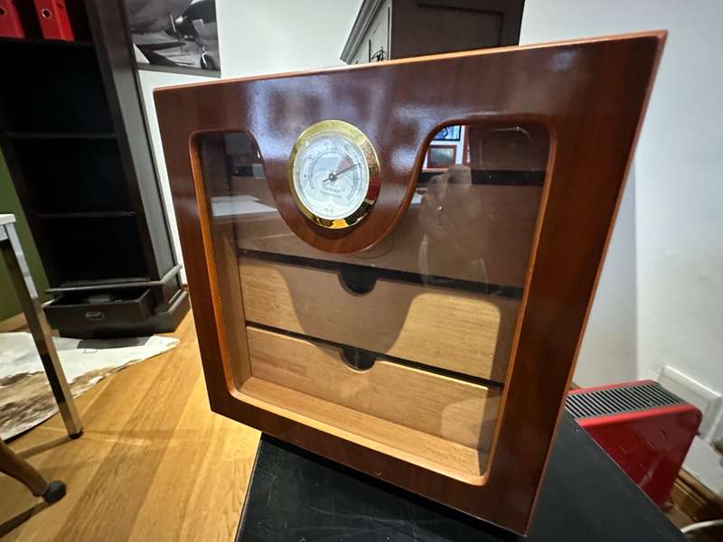 Humidor with space for 50 cigars