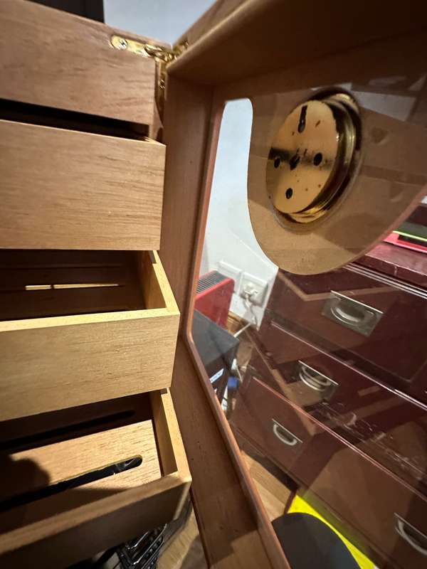 Humidor with space for 50 cigars