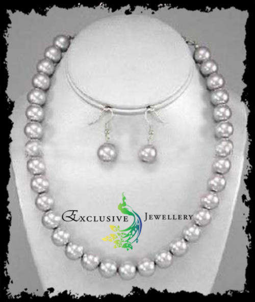 EXCLUSIVE JEWELLERY - Grey South Sea Shell Pearl Necklace & Earrings Set