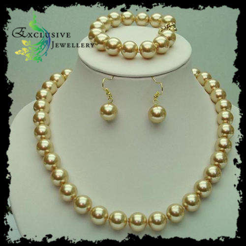 pearls necklace