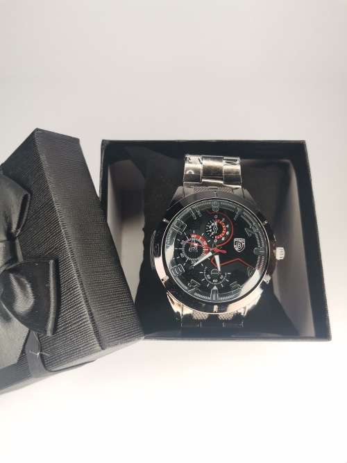 Luxurious mens sport watch