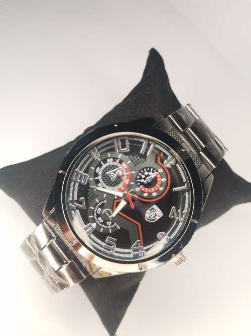Luxurious mens sport watch