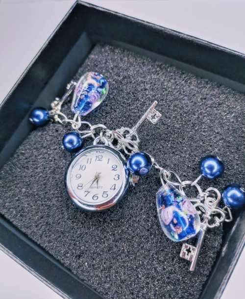 BEAUTIFUL CHARMED ANALOGUE BRACLET WATCH